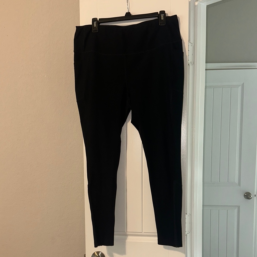 Mondetta Black Leggings